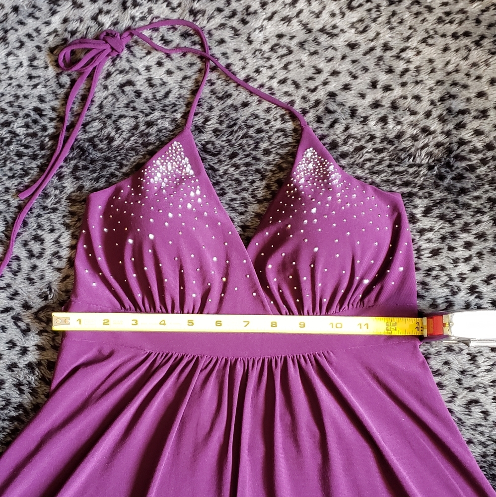 Classy Halter Top that Sparkles - Picture 3 of 9